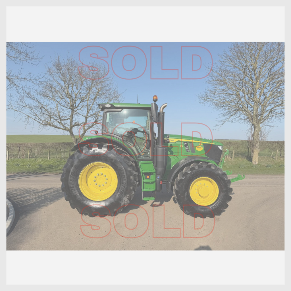 John Deere 6215R (SOLD)
