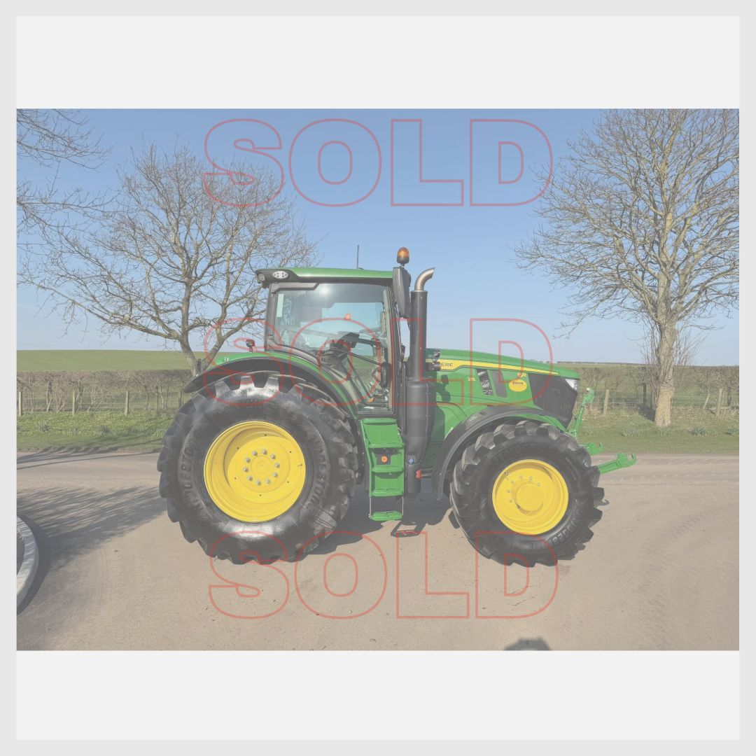 John Deere 6215R (SOLD)