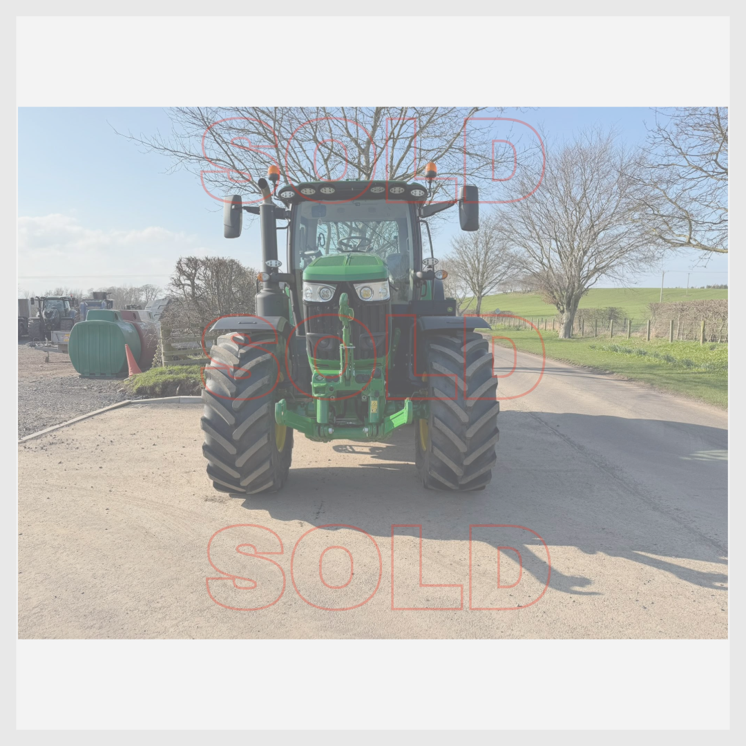 John Deere 6215R (SOLD)